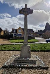 1.Ilmington War Memorial